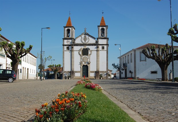 IGREJA PAROQUIAL DE SANTIAGO DE BOUGADO 