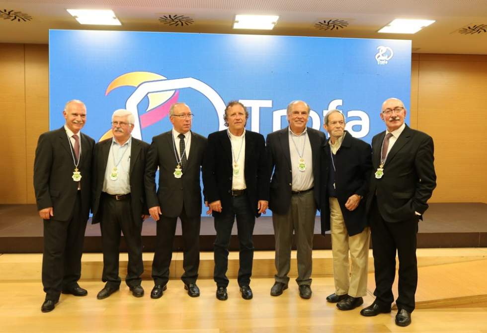 SESSÃO SOLENE DOS 20 ANOS DO MUNICÍPIO HOMENAGEOU COMISSÃO PROMOTORA DO CONCELHO DA TROFA 