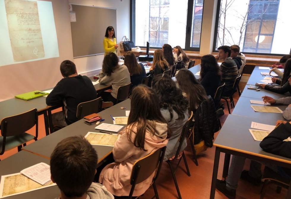 JOVENS DA TROFA APRENDEM A “LER E INTERPRETAR DOCUMENTOS ANTIGOS”