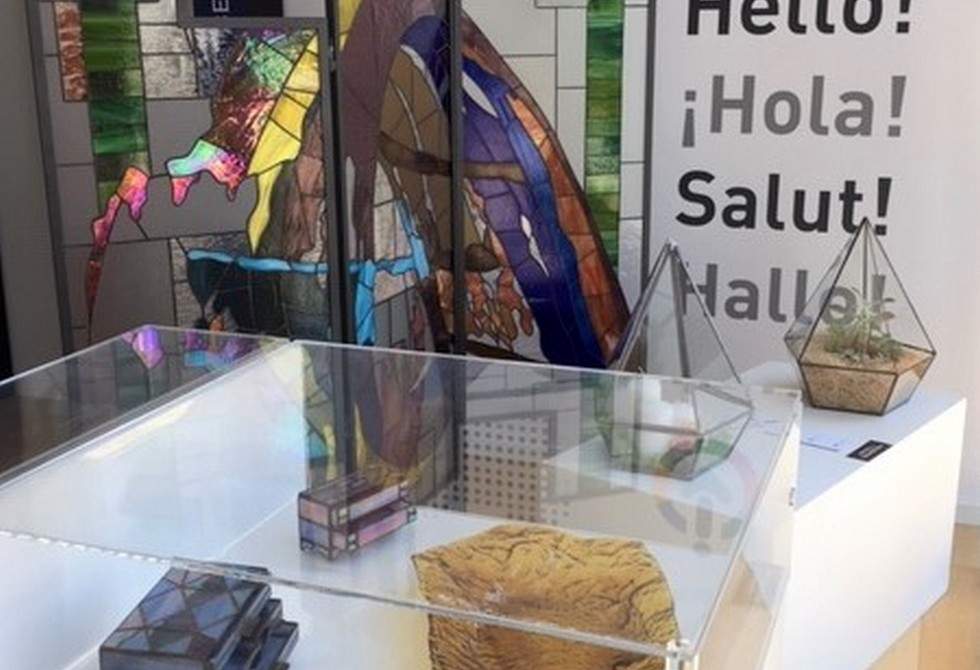 ARTE MILENAR DO VITRAL EM DESTAQUE NA LOJA INTERATIVA DE TURISMO 