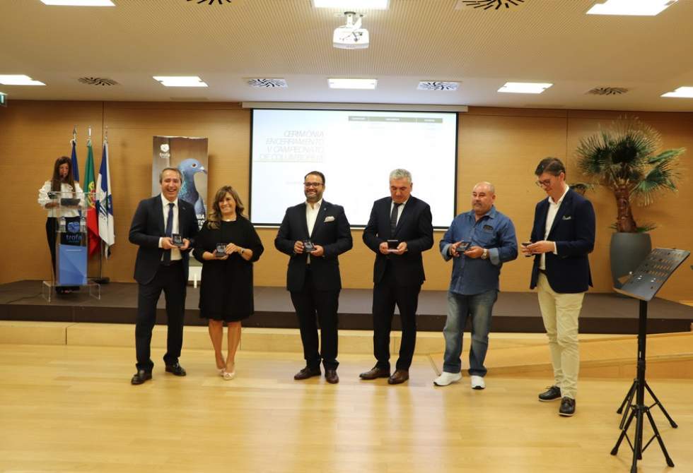 COLUMBÓFILOS DA TROFA PREMIADOS PELA CÂMARA MUNICIPAL
