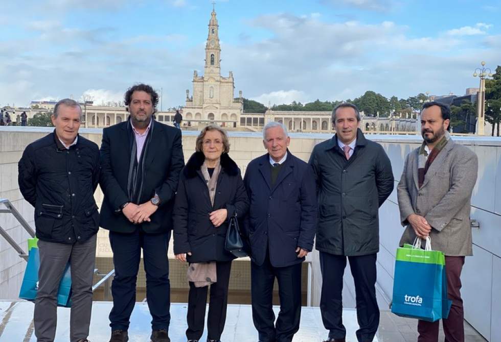IMAGEM DE NOSSA SENHORA DE FÁTIMA FOI ESCULPIDA POR SANTEIRO TROFENSE HÁ 100 ANOS