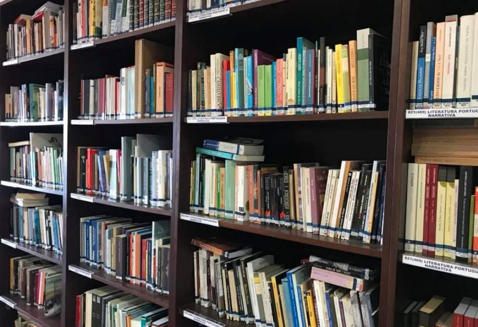 BIBLIOTECA MUNICIPAL DA TROFA COM SERVIÇO DESCENTRALIZADO
