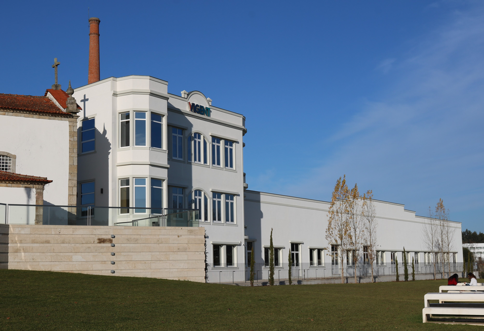 METALOGALVA COMPRA EMPRESA FRANCESA PETITJEAN