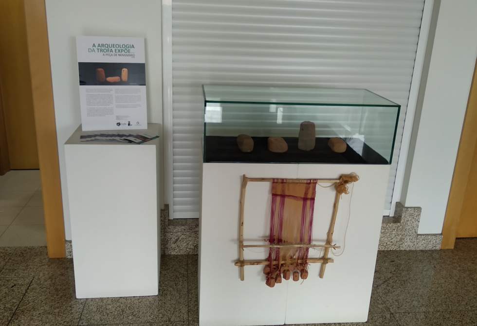 PESOS DE TEAR DA ERA ROMANA EM EXPOSIÇÃO EM ALVARELHOS 