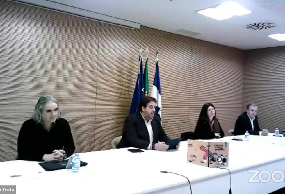 CONCURSO LUSÓFONO DA TROFA PREMIOU CONTO “MAMÃ, PODEMOS TER UM HUMANO DE ESTIMAÇÃO?” DE CAROLINA ALLEGRO 