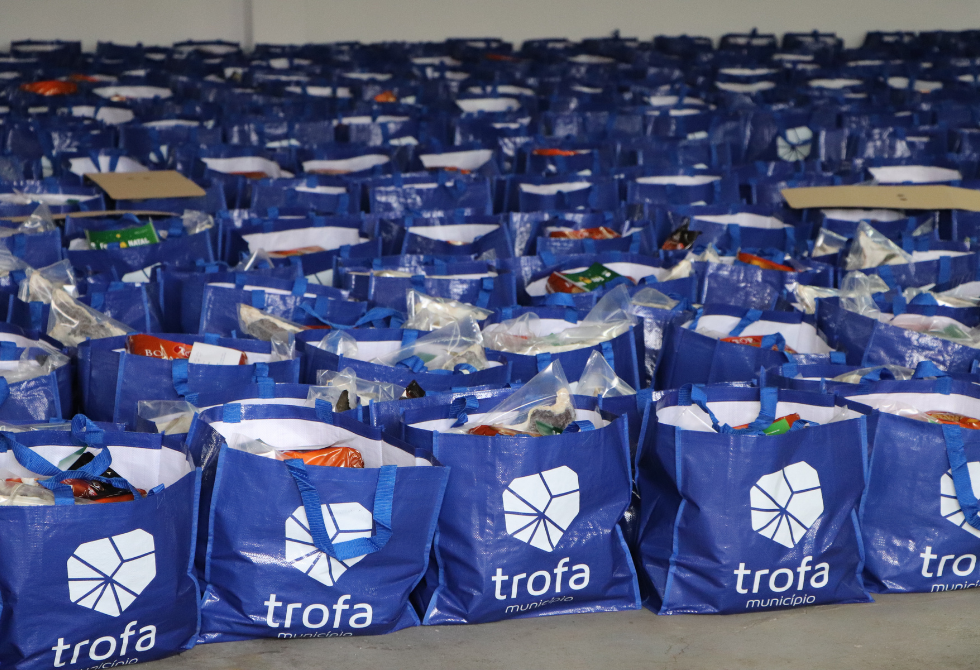 CABAZES DE NATAL ENTREGUES PELA CÂMARA MUNICIPAL DA TROFA CHEGAM A MAIS FAMÍLIAS