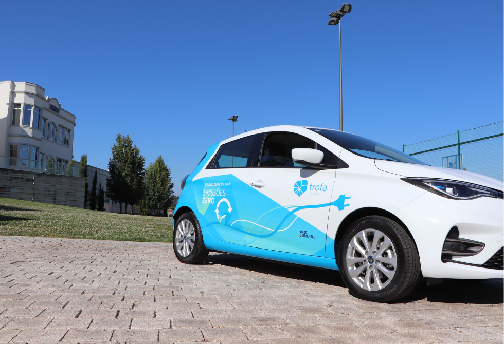 CÂMARA MUNICIPAL DA TROFA COM DOIS NOVOS CARROS ELÉTRICOS NA SUA FROTA MUNICIPAL