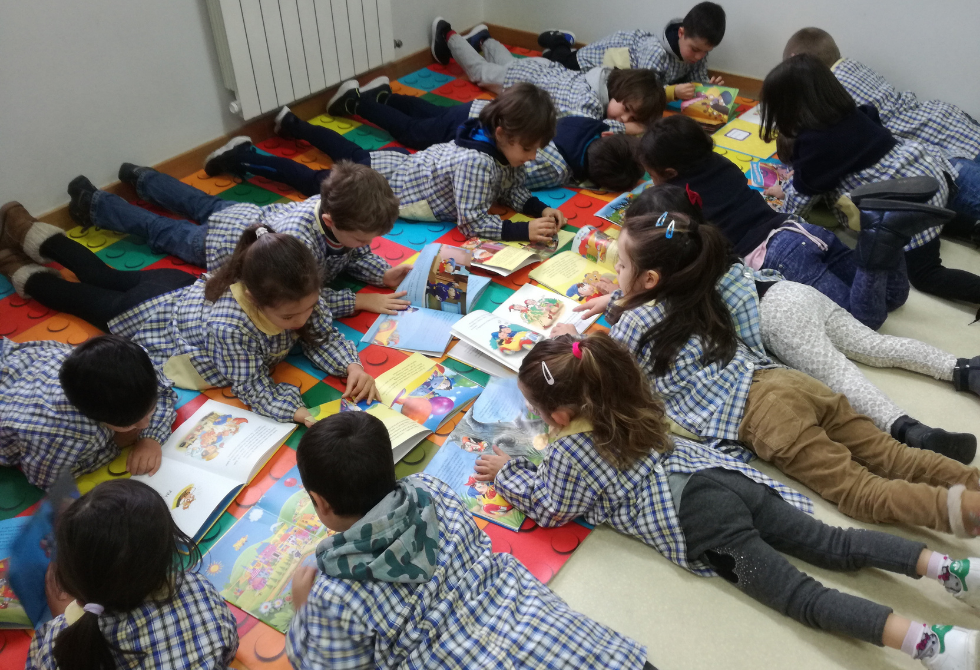 TROFA ASSINALA O MÊS INTERNACIONAL DA BIBLIOTECA ESCOLAR COM ATIVIDADES NOS AGRUPAMENTOS DE ESCOLAS