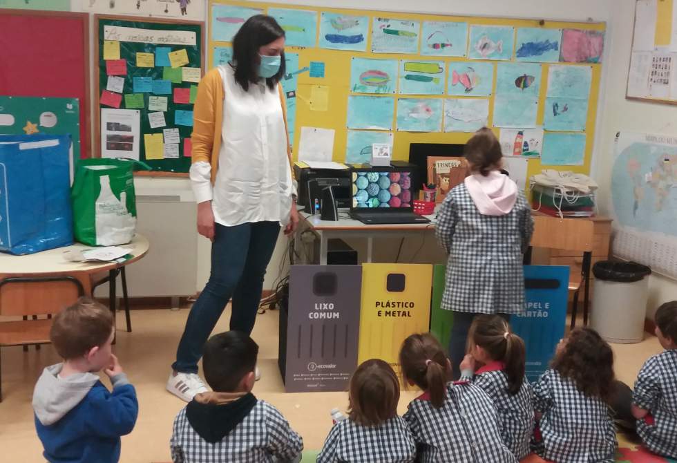 CÂMARA DA TROFA ASSINALOU DIA DA TERRA COM AÇÕES DE SENSIBILIZAÇÃO NAS ESCOLAS