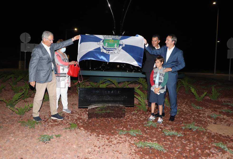 CÂMARA MUNICIPAL DA TROFA INAUGUROU DISTRIBUIDORA XXI, CICLOVIA NORTE E ESCULTURA DA FAMÍLIA