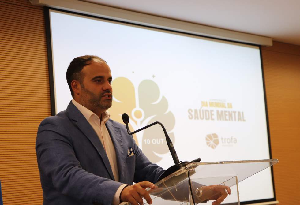 DIA MUNDIAL DA SAÚDE MENTAL ASSINALADO PELA CÂMARA MUNICIPAL DA TROFA