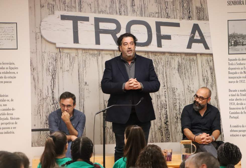 MENINOS CANTORES DO MUNICÍPIO DA TROFA EVOCARAM JOSÉ SARAMAGO EM TERTÚLIA
