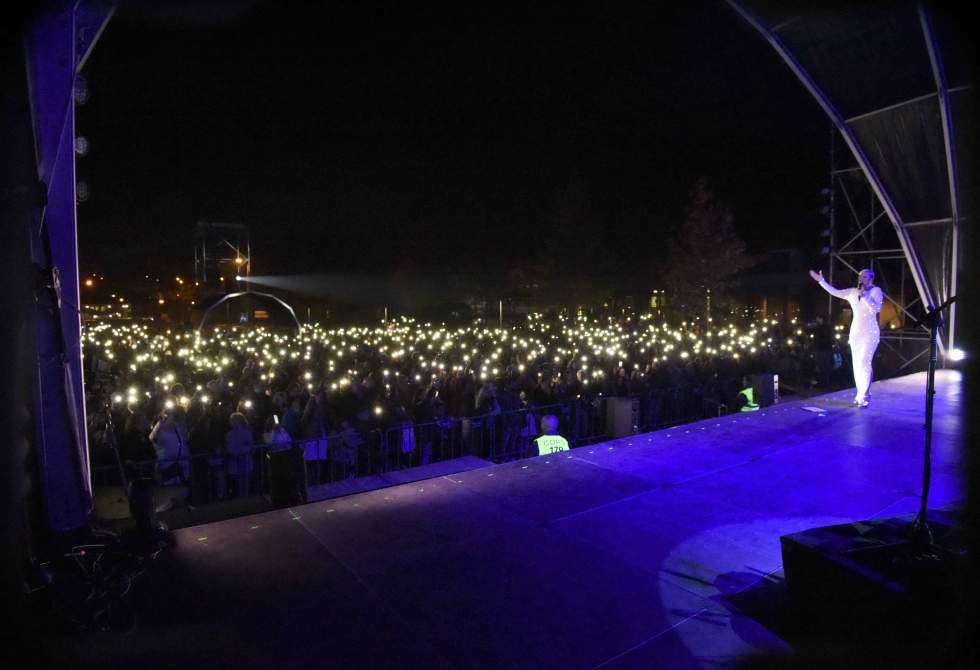 CONCERTO DE MARIZA ESGOTOU PARQUES NOSSA SENHORA DAS DORES E DR. LIMA CARNEIRO