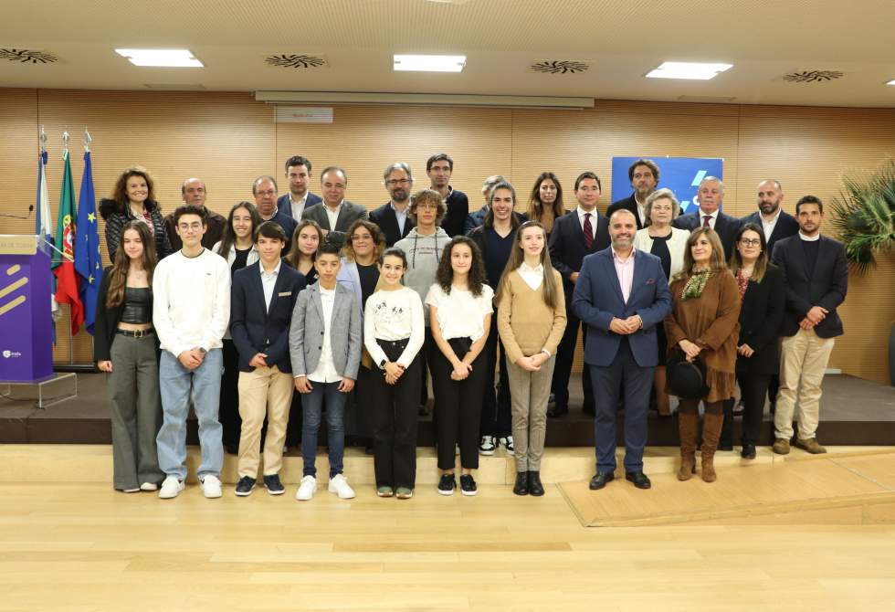 CÂMARA MUNICIPAL DA TROFA PREMIOU MELHORES ALUNOS DO ANO LETIVO 2021/2022