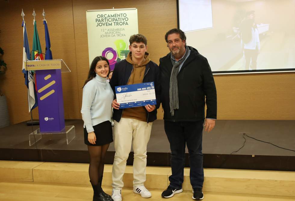 “INOVA COM A TECNOLOGIA” E “BIBLIOTECA HUMANA DA TROFA” VENCEM 12º ORÇAMENTO PARTICIPATIVO JOVEM DA TROFA E INVESTEM 27 500 EUROS NO CONCELHO