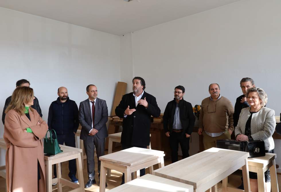 ARRANCOU 1º CURSO PROFISSIONAL DE ESCULTURA E PINTURA DE ARTE SACRA DA TROFA