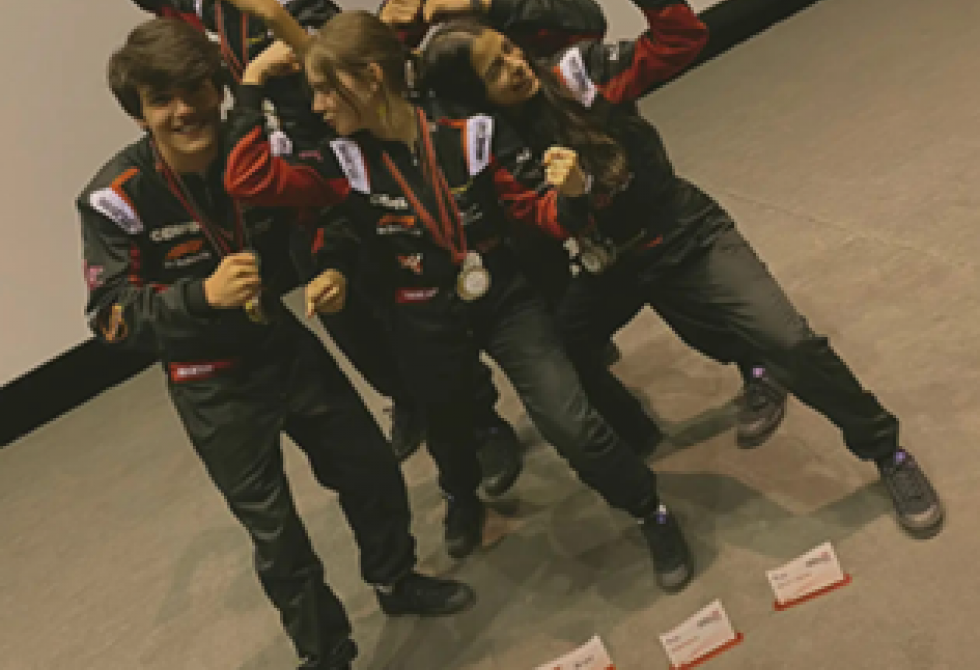 ALUNOS DO CENFIM DA TROFA VENCEM FASE REGIONAL DO “F1 IN SCHOOLS”
