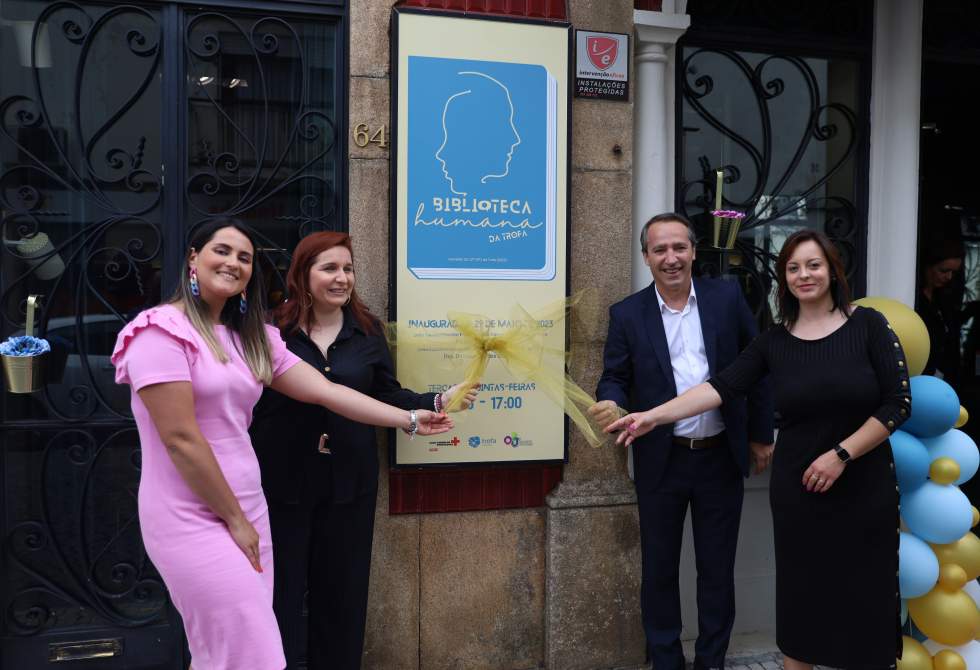 TROFA INAUGURA “BIBLIOTECA HUMANA” INOVADORA 