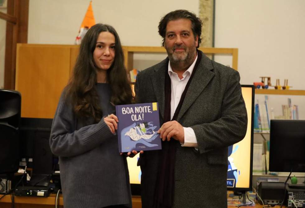 TROFA LANÇA CONTO “BOA NOITE, OLÁ!” DE RARO DE OLIVEIRA E FILIPA BELEZA