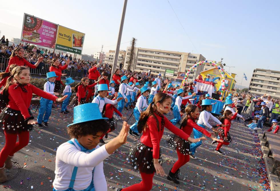 CARNAVAL MAIS FAMILIAR DE PORTUGAL SAI À RUA A 11 DE FEVEREIRO
