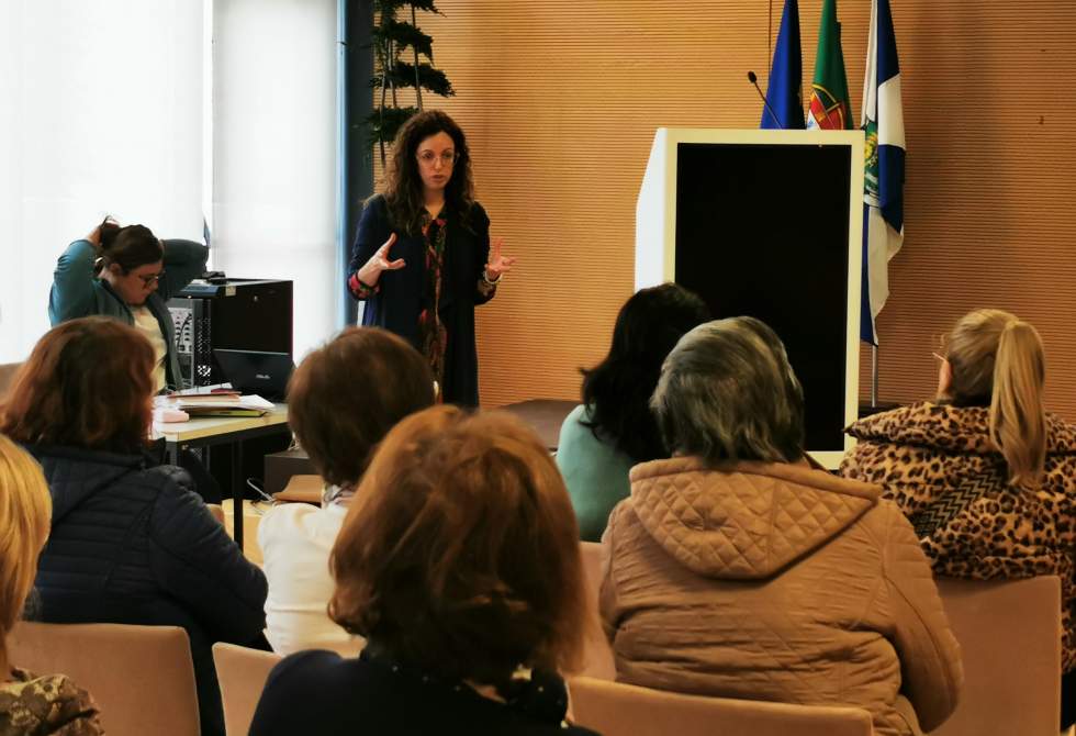 SESSÃO TEMÁTICA PARA CUIDADORES INFORMAIS DO CONCELHO ORGANIZADA PELA CÂMARA MUNICIPAL 