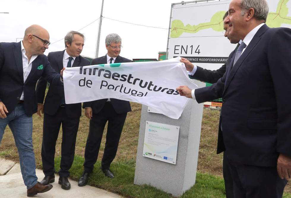 PRIMEIRO-MINISTRO LUÍS MONTENEGRO INAUGUROU VARIANTE EN14 NA TROFA