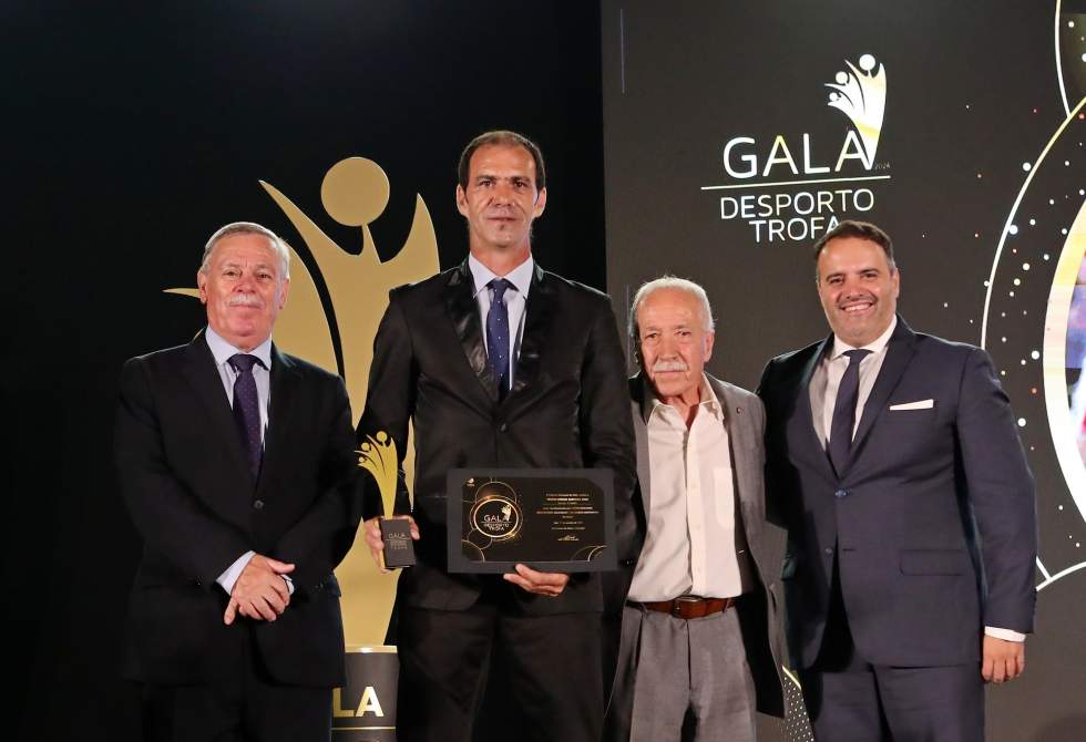 ANTIGO FUTEBOLISTA GASPAR DISTINGUIDO COM PRÉMIO CARREIRA DESPORTIVA NA GALA DE DESPORTO DA TROFA 2024