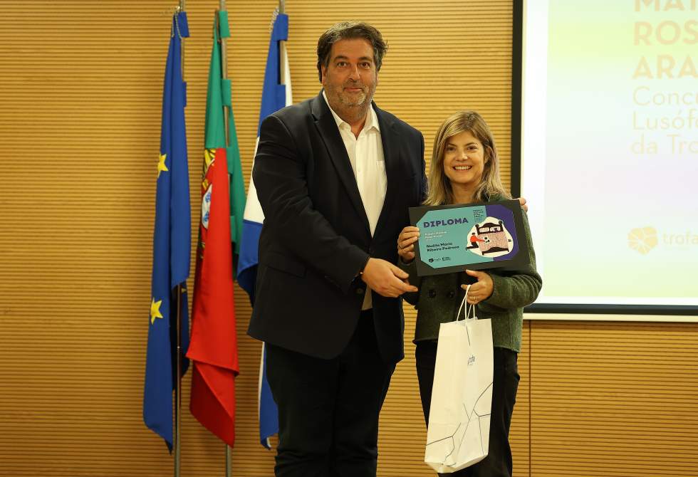 NOÉLIA PEDROSA E GABRIELA ARAÚJO FORAM AS VENCEDORAS DO CONCURSO LUSÓFONO DA TROFA