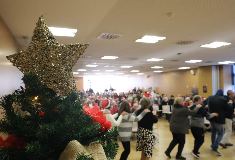 TROFA OFERECE FESTA DE NATAL AOS SENIORES DAS IPSS´S