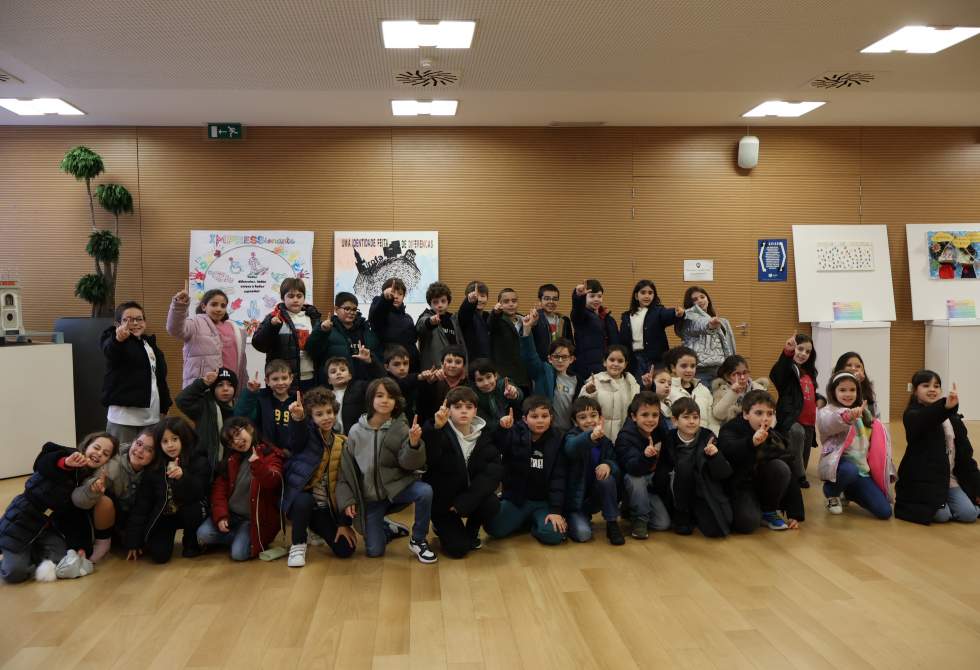 CÂMARA MUNICIPAL DA TROFA E CRUZ VERMELHA ENTREGARAM PRÉMIOS ÀS ESCOLAS PARTICIPANTES NO CONCURSO IMPRESSIONANTE