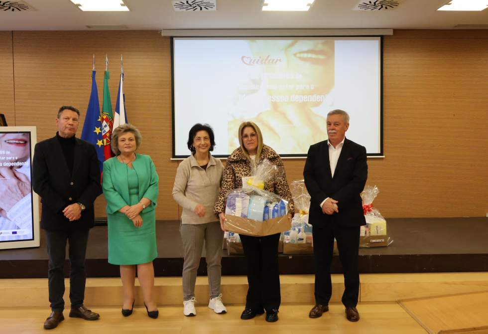CÂMARA DA TROFA ENTREGOU KITS AOS CUIDADORES INFORMAIS DO CONCELHO