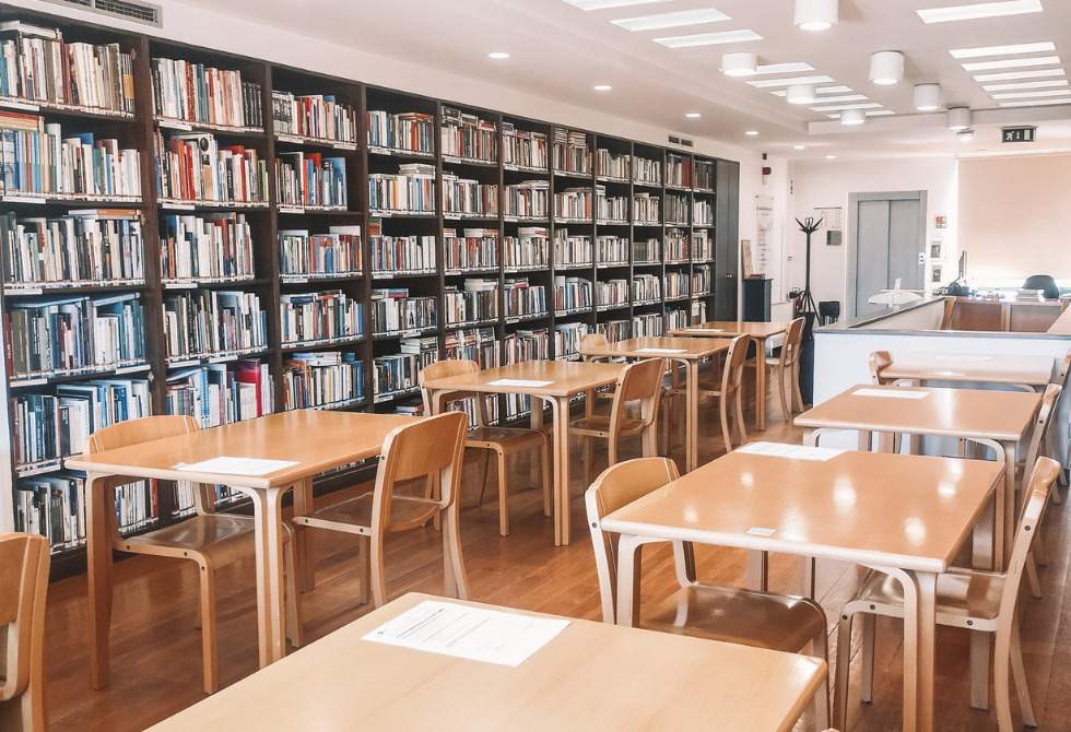 BIBLIOTECA MUNICIPAL PROF. DOUTOR ANTÓNIO CRUZ COM NOVAS VALÊNCIAS